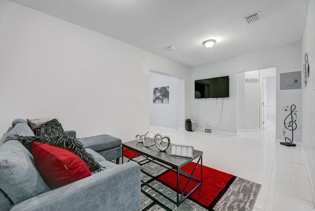 Deco Drive Miami • Near Hard Rock Stadium • South Beach • Wynwood Eksteriør billede